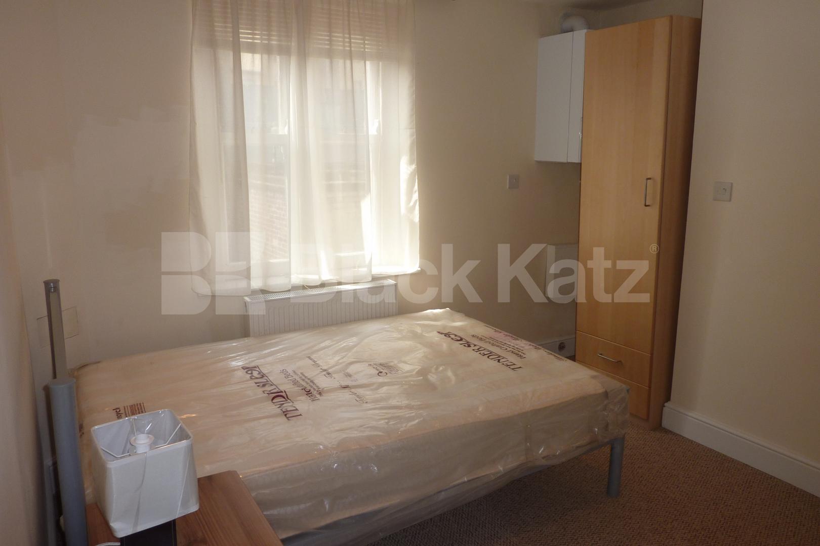 			Must See!!, 3 Bedroom, 1 bath, 1 reception Flat			 Nassau Street, Fitzrovia